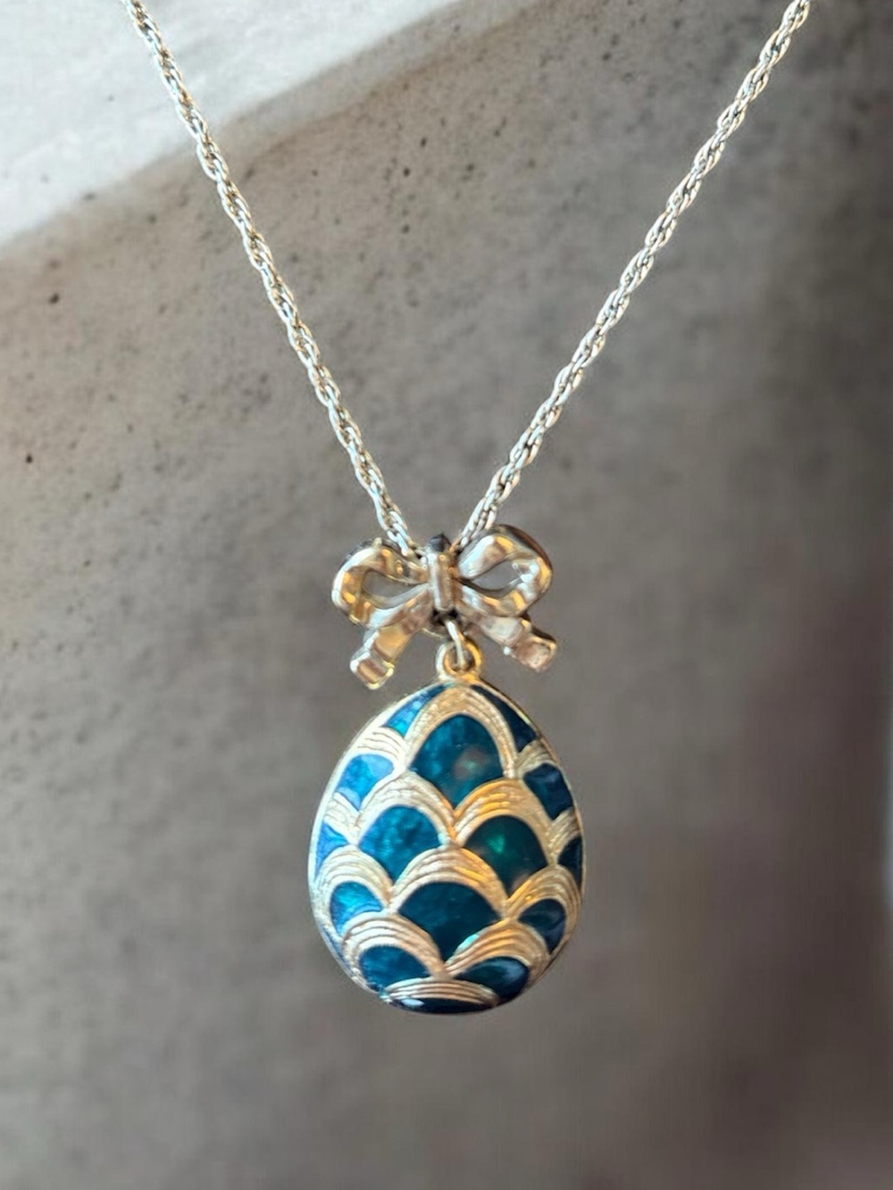 Avon Vintage Gold Bow Necklace with Green Enamel Egg Pendant